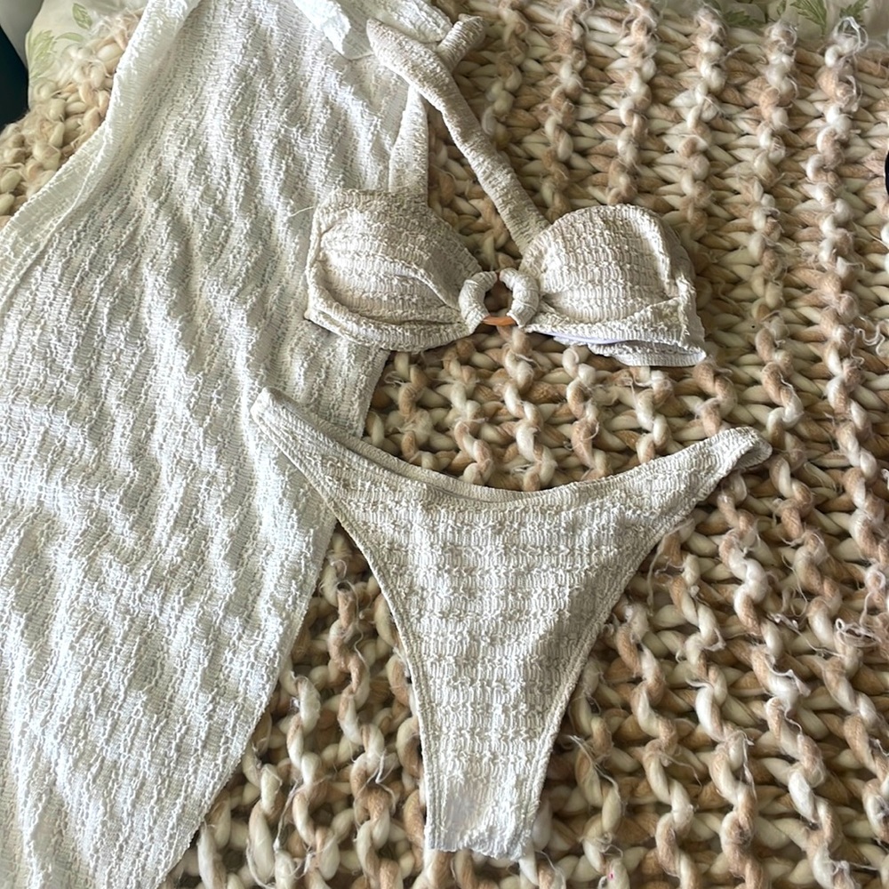 Textured Bikini Set Ring Linked Bandeau Bra and cover up 3 Piece Bathing Suit